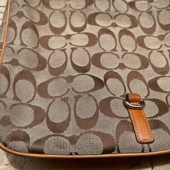 Brown Coach Shoulder Bag - Picture 4 of 8